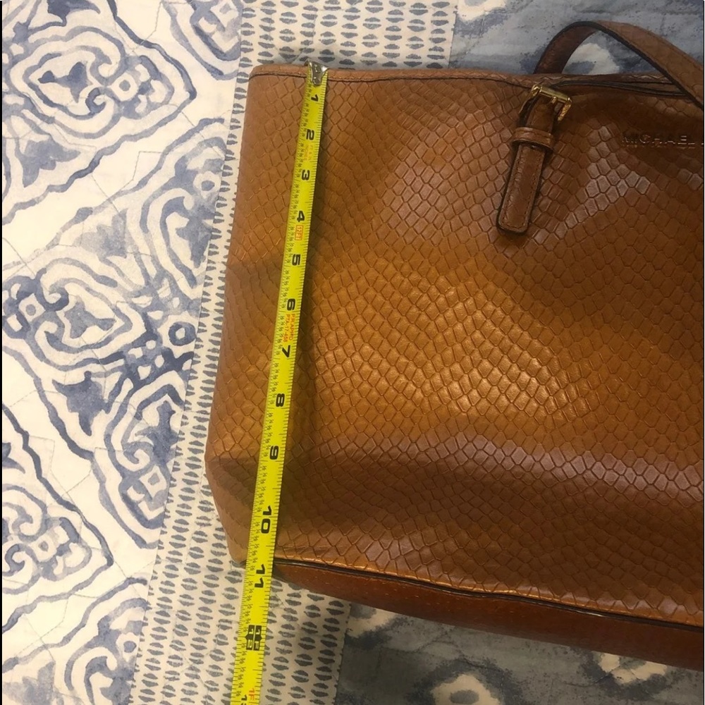 Michael Kors large leather tote in faux snake skin - Picture 5 of 12